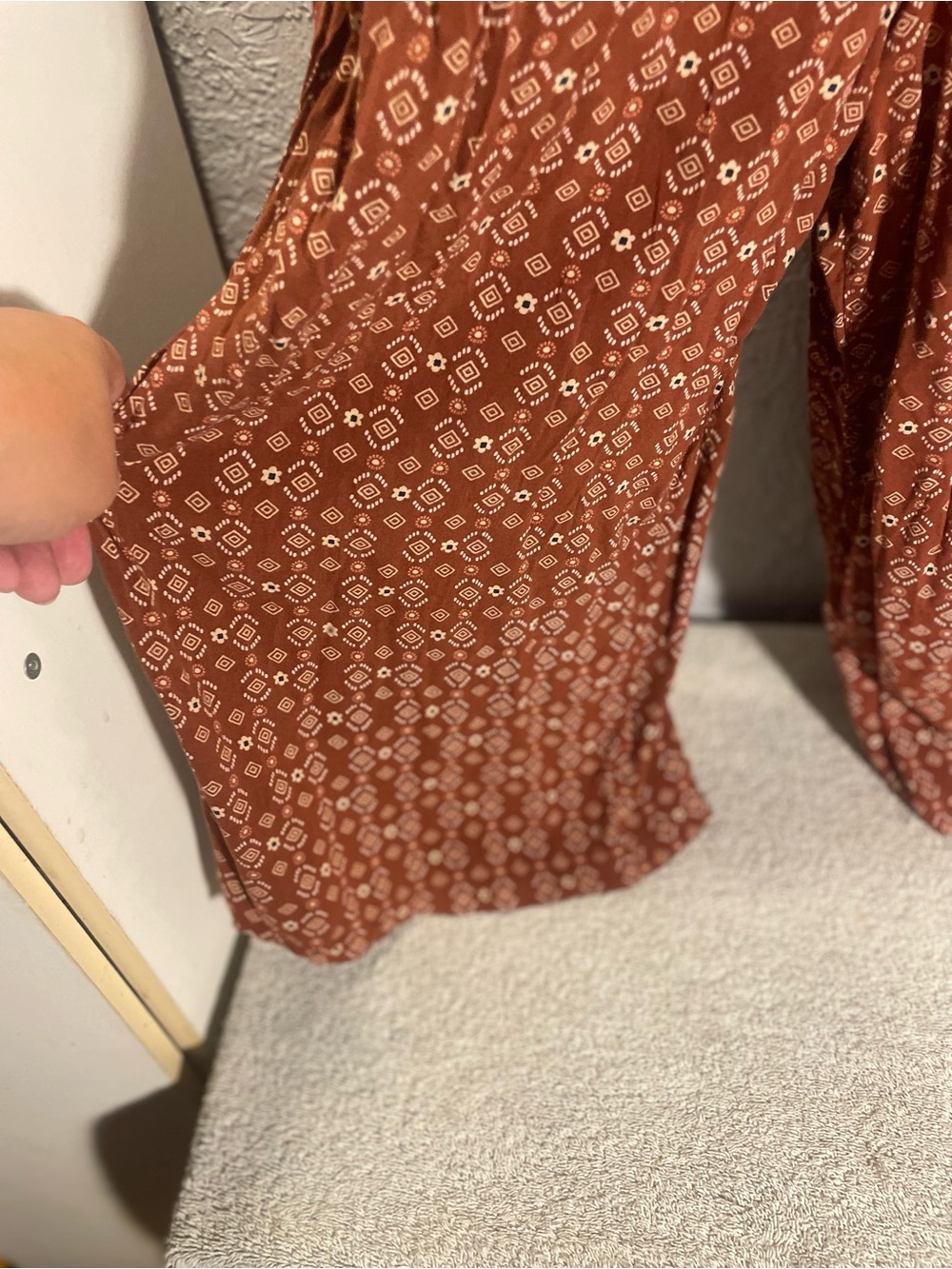 AUW Rust-Patterned Smocked Top - Picture 4 of 9